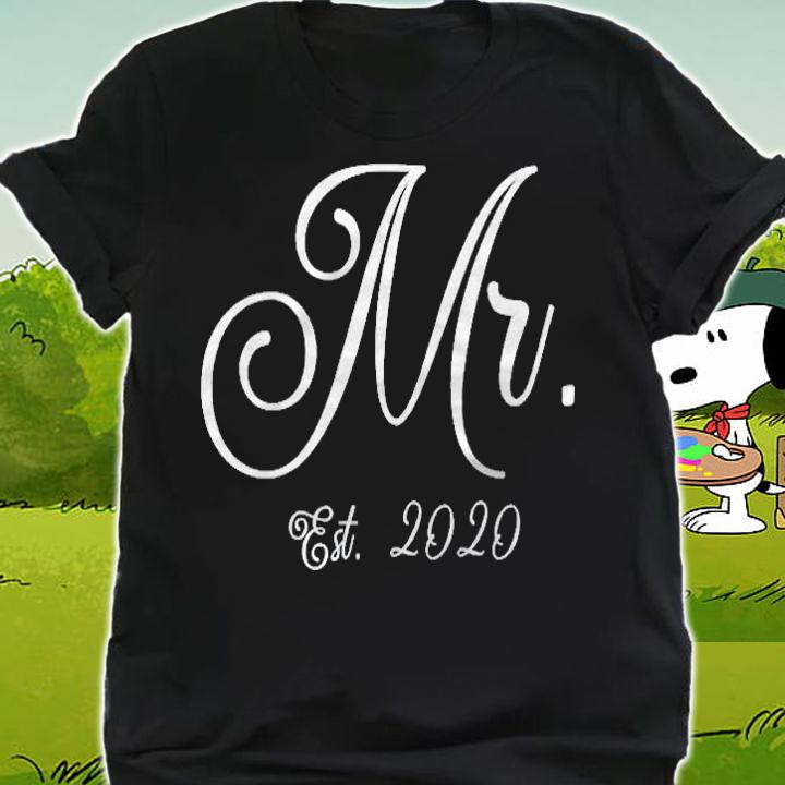 Mr. Established 2020 Cute Calligraphy Gift Mr. Est. 2020 Pullover t-shirt shirt