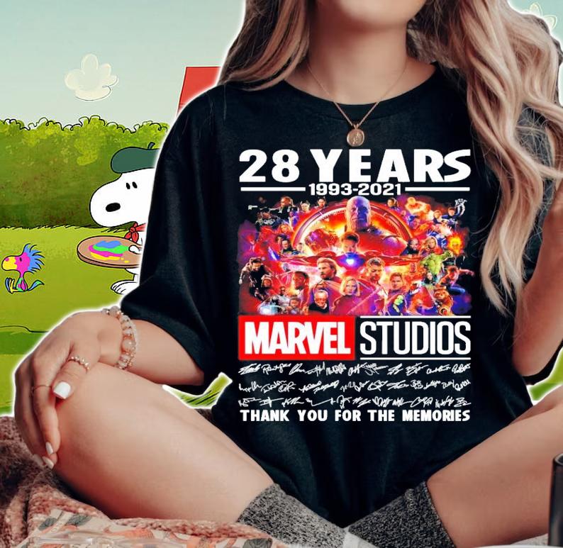 28 years 1993-2021 Marvel Studios signatures thank you for the memories t-shirt woman shirt