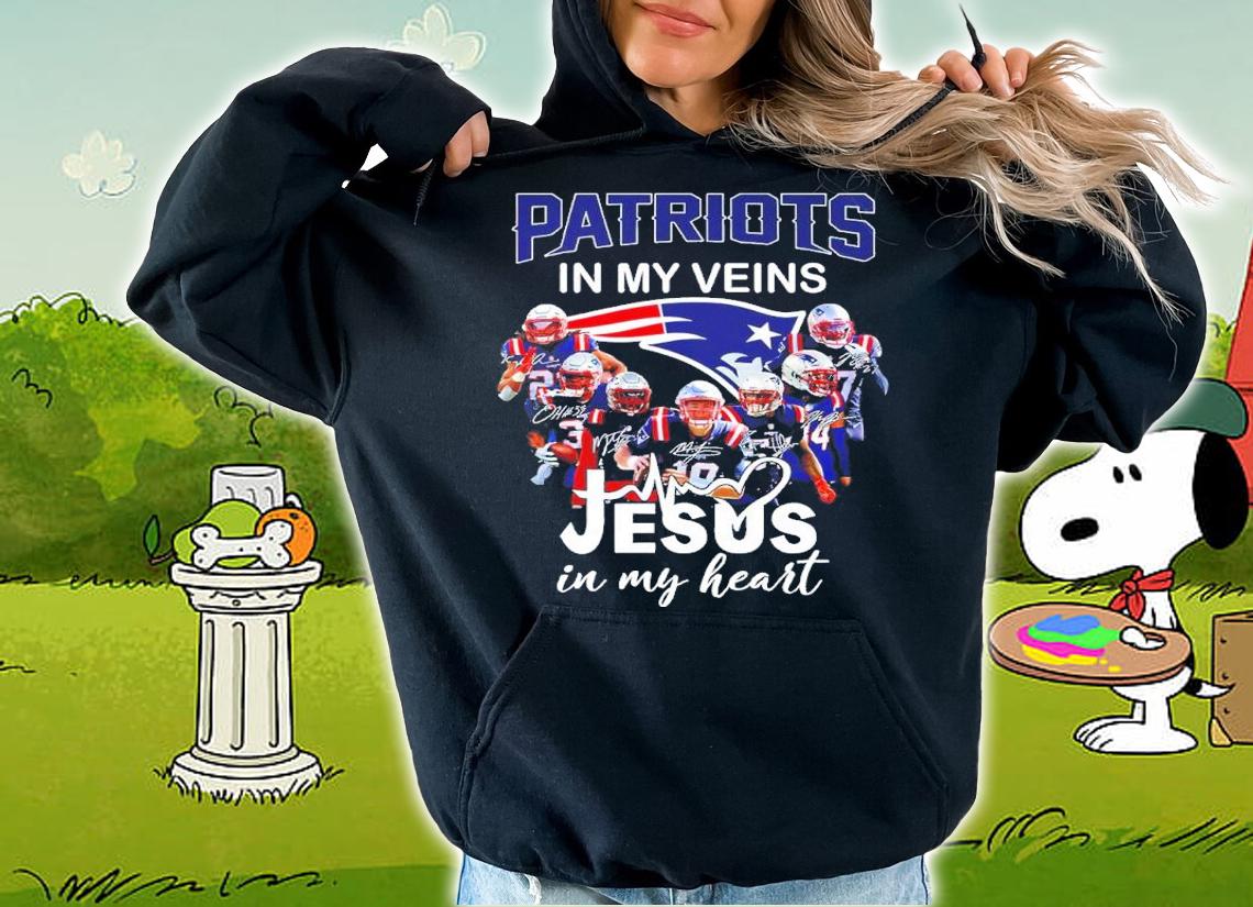Patriots In My Veins Jesus In My Heart Signatures Shirt hoodie